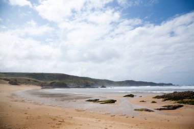 Verdicio plaj manzarası. Asturias kıyı şeridi panoraması, İspanya. İspanyol manzarası
