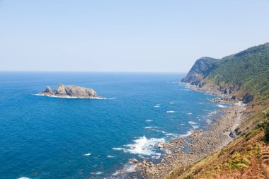 İspanya, Villano Burnu 'ndan Biscay Körfezi manzaralı. İspanyol okyanus manzarası