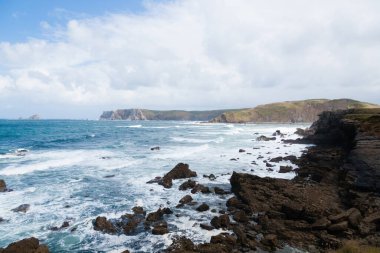 Verdicio plaj manzarası. Asturias kıyı şeridi panoraması, İspanya. İspanyol manzarası