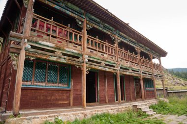 Manjusri manastırı giriş manzarası, Moğolistan. Bogd khan dağları