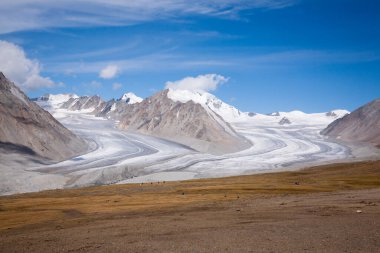 Altai tavan bogd ulusal park manzarası, Moğolistan. Potanin Buzulu Görünümü