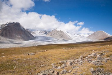 Altai tavan bogd ulusal park manzarası, Moğolistan. Potanin Buzulu Görünümü