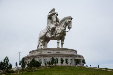 Cengiz Han binicilik heykeli manzaralı, Moğolistan. Dünyanın en uzun binicilik heykeli.