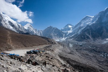Gorak Shep kasaba manzarası, Everest ana kampı yürüyüşü, Khumbu buzulu, Nepal