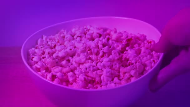 Popcorn Bowl Položit Nebo Vyzvednout Párty — Stock video
