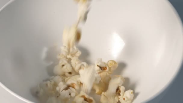 Popcorn Nalévá Mísy Rotující — Stock video