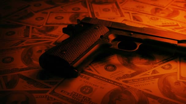 Schusswaffe Und Geld Schusslicht — Stockvideo