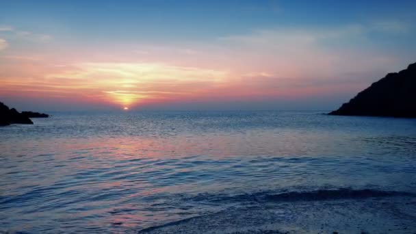 Закатное Небо Над Пляжным Спуском — стоковое видео
