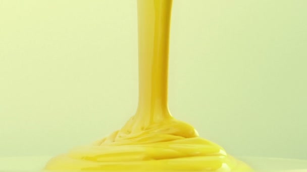 Żółta Farba Nalewa Sztuki Lub Diy — Wideo stockowe
