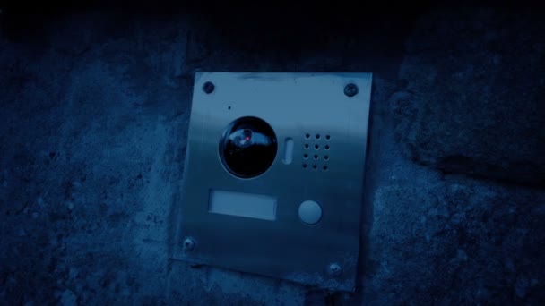 夜间建筑物入口摄象机 — 图库视频影像