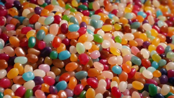Haufen Von Jelly Beans Tracking Shot — Stockvideo