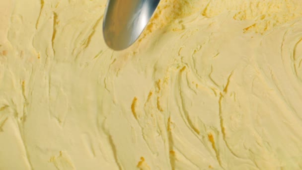 Soft Serve Ice Cream Jest Zgarnięty — Wideo stockowe