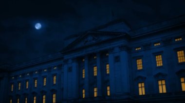 Buckingham Sarayı Ay Işığı Altında