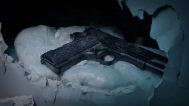 Kamera Uyuşturucu Torbalarına Silah Yakıyor