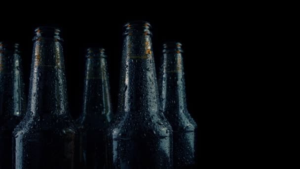 Холодное Пиво Капает Жару — стоковое видео