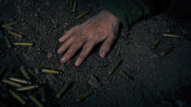 Мертвий Солдат Полі Бою Кулями — стокове відео