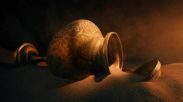 Antike Vase Der Höhle Liegt Bei Sonnenuntergang Mit Wirbelnden Teilchen — Stockvideo
