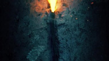 Fünye Çabuk Yanar Duvardan Aşağı