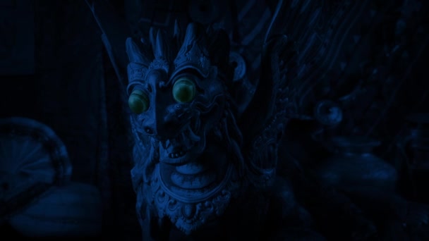 Grüne Augen Leuchten Auf Dragon Antique Spooky Creature — Stockvideo