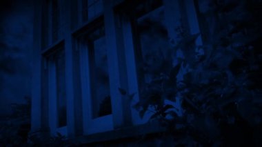 Fırtına Gecesinde Yıldırım Pencerelere Yansıyor