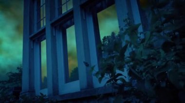 Paranormal Şimşek Fırtınası Pencerelere Yansıyor