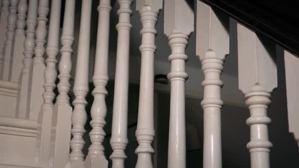 Escadaria Banisters Old House Moving Shot — Vídeo de Stock