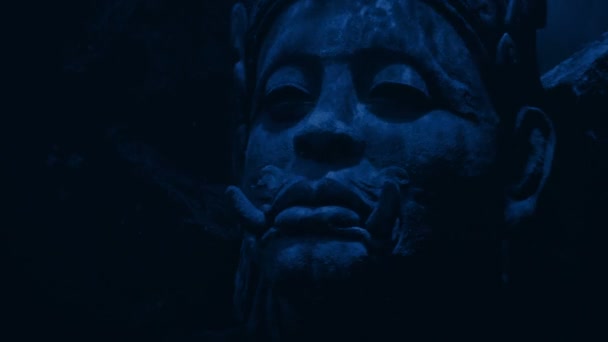 Kopf Der Statue Der Antiken Gottheit Tief Ozean — Stockvideo