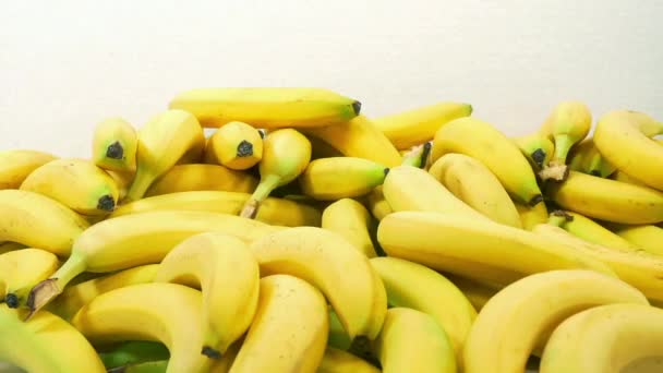Bananas Pile Χτίζει Πάνω Κάτω — Αρχείο Βίντεο