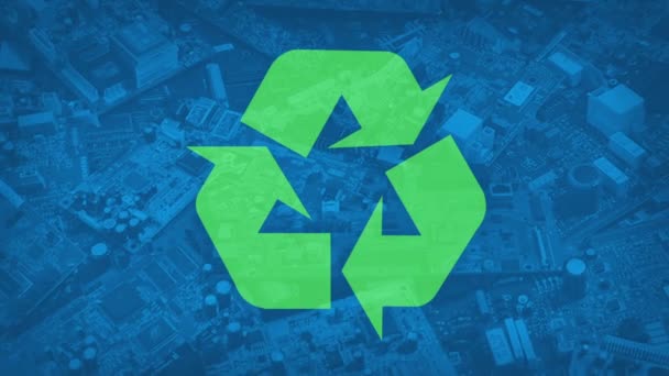 Recycling Computer Parts Schakelborden Met Recycling Symbool — Stockvideo