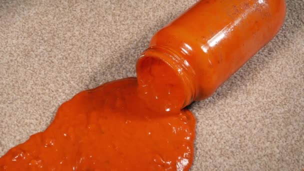 酱汁倒入地毯2版 — 图库视频影像