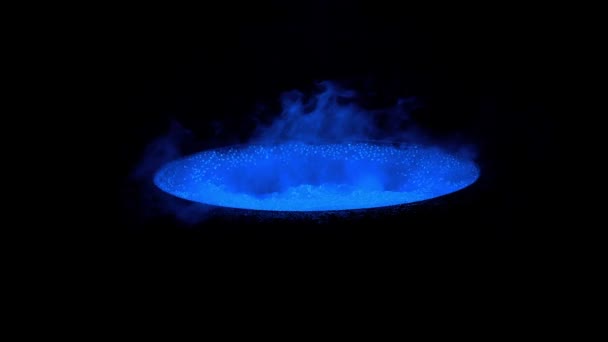 Blue Vat Bubbling Izolowane Czarno — Wideo stockowe