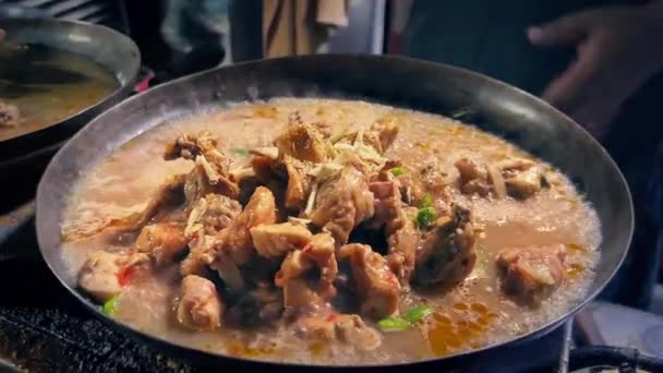 South Asian Cooking Chicken Karahi Stewing Pot — Vídeo de Stock