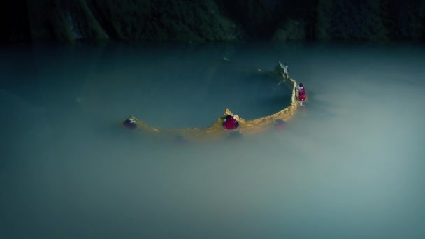 Lago Drena Rivelando Golden Crown Fantasy Scena — Video Stock