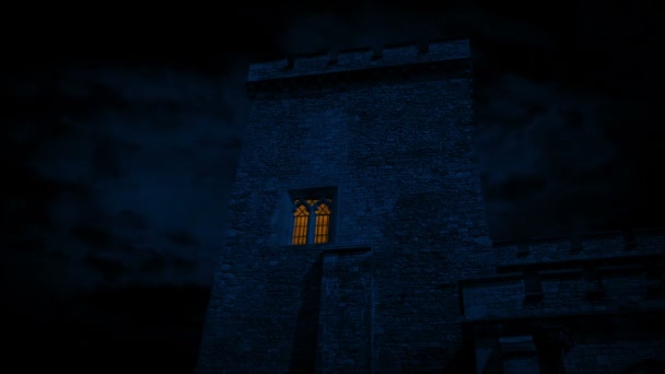 Lightning Χτυπά Πίσω Από Κάστρο Παράθυρο Lit — Αρχείο Βίντεο