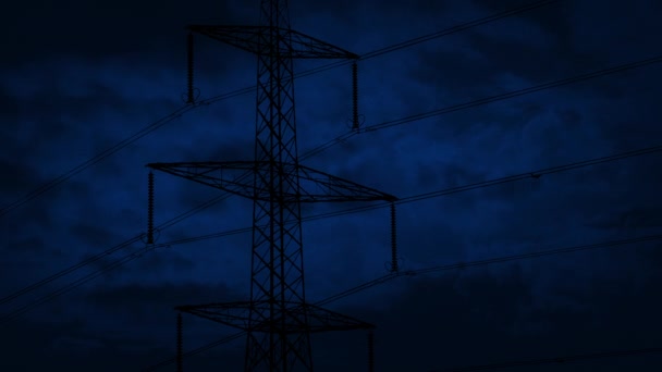 Massive Strommasten Der Nacht — Stockvideo
