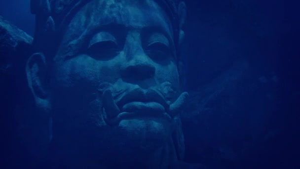 Стародавня Статуя Під Морем — стокове відео