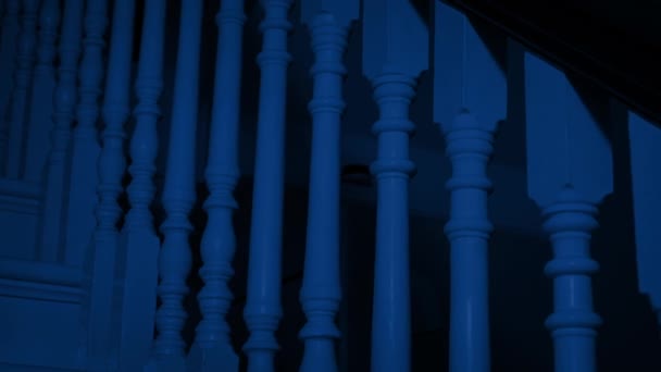 Escadaria Velha Casa Noite — Vídeo de Stock