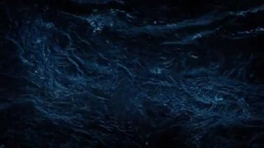 Karanlık Nehir Yüzeyi Girdap Gibi Korkunç Su