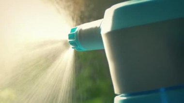 Bay 3 Atışla Salon Bitkilerini Sulamak