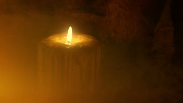 Середньовічні Свічки Опіки Вибухнув Димчастому Лабіринті — стокове відео