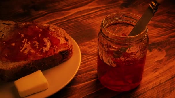Pão Com Geléia Manteiga Luz Fogo — Vídeo de Stock