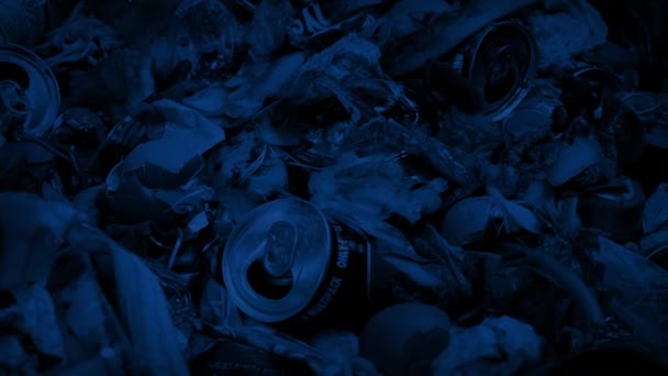 Karanlıktaki Çöp Yığını — Stok video