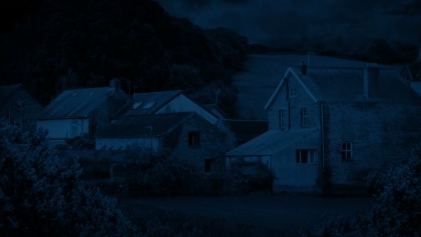 Światła Przychodzą Dwóch Pokojach Domu Nocy Obszarów Wiejskich — Wideo stockowe