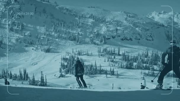 Cctv Ludzie Ski Przeszłość Górach — Wideo stockowe