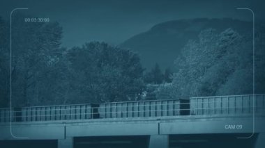 CCTV Yük Treni BrIdge 'den Geçiyor