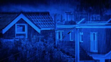 İkametgah Alanındaki Evlerin Arkasında Yıldırım Işıkları