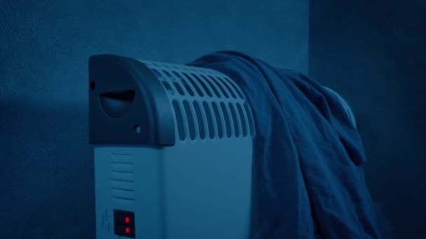 Radiator Asap Sebagai Pakaian Mulai Membakar Kecelakaan Rumah — Stok Video