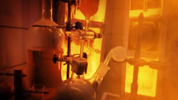 Laboratórium Tűzfényben Különös Kísérlet — Stock videók
