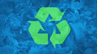 Geri Dönüşüm Sembollü Tipik Ev Atık Yığını