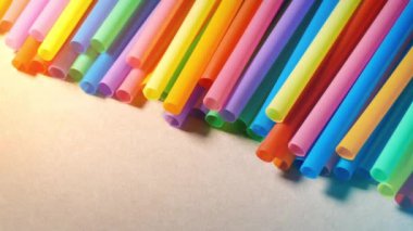 Sıraya dizilmiş Çöp İçme Çekimi